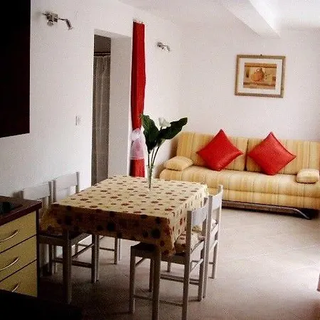 Srdan Apartment *